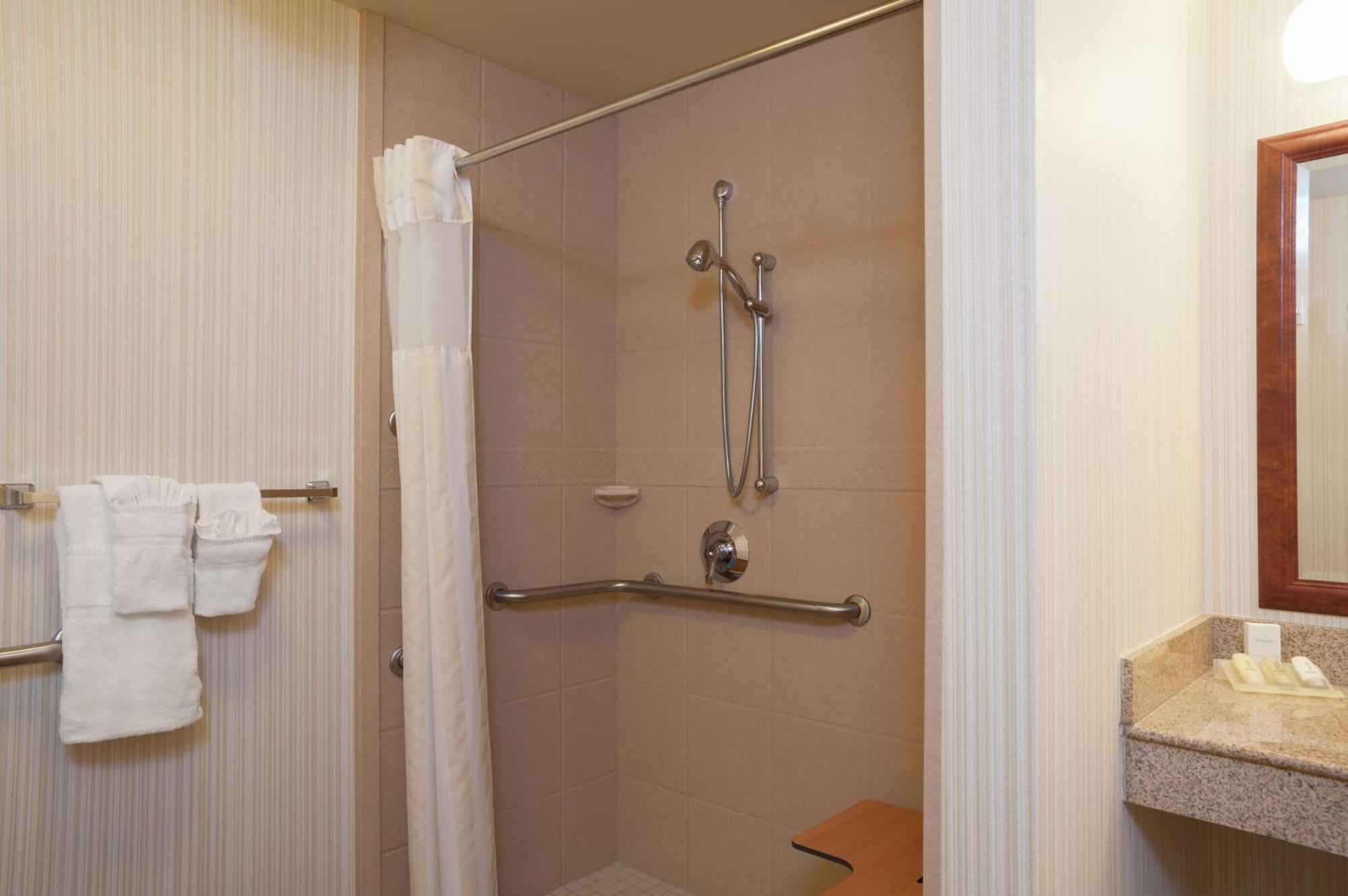 Hilton Garden Inn St. Paul Oakdale Exterior foto