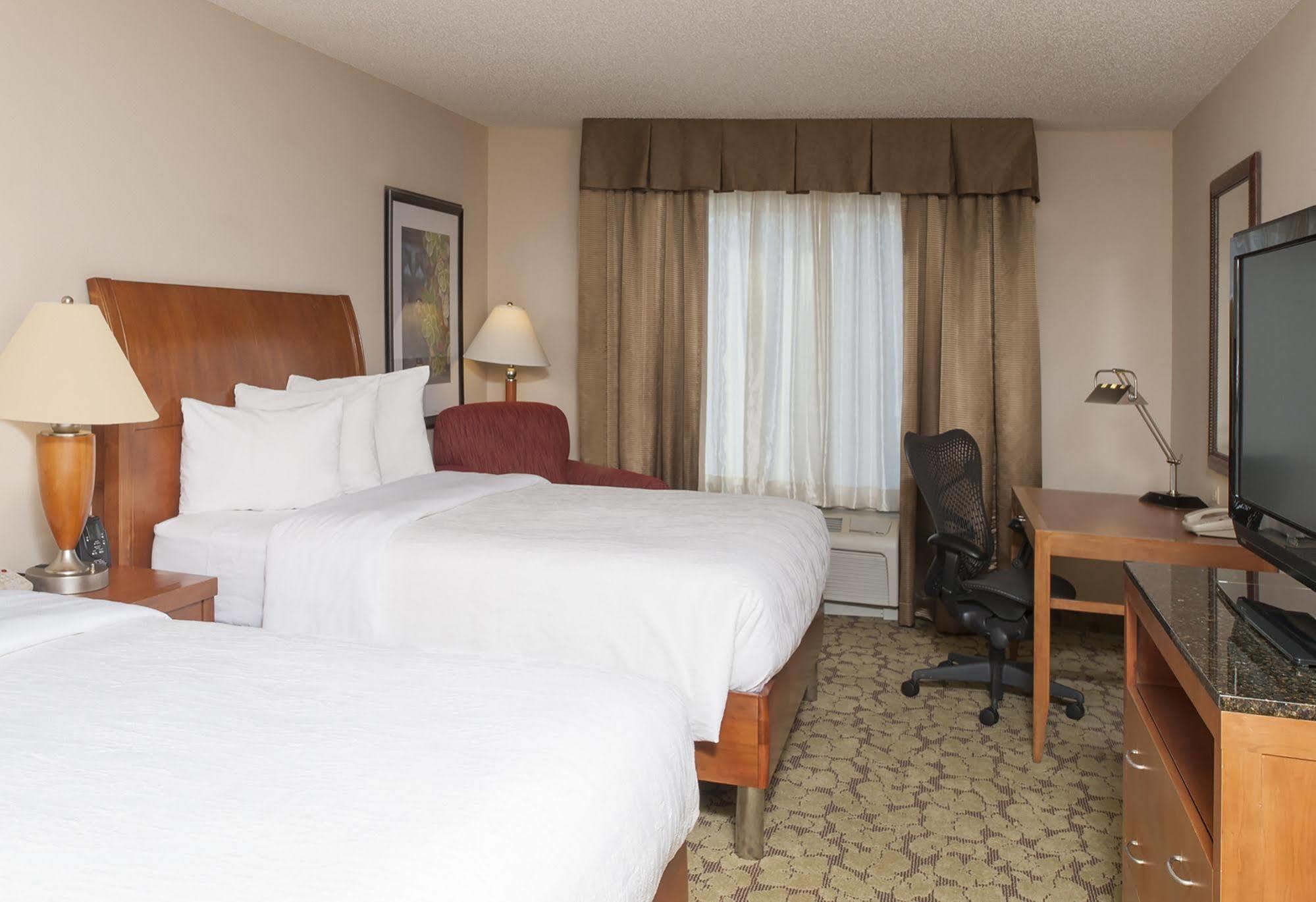 Hilton Garden Inn St. Paul Oakdale Exterior foto